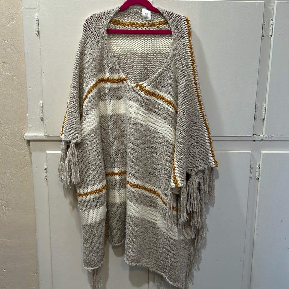 One Size Sweater Poncho Grey and White.